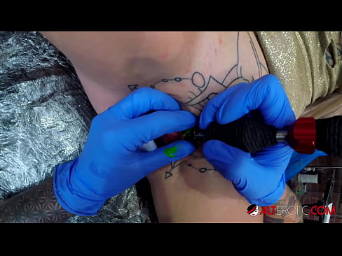 ❤️ Sully Savage oo aad u tattooed ayaa Kintirkeeda ku sawirtay tattoo ️ Muqaal dabada %so.hotpornphotos.ru ❌❤